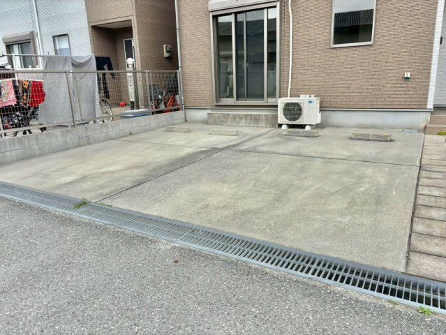 マハロ阿成植木　C棟の駐車場