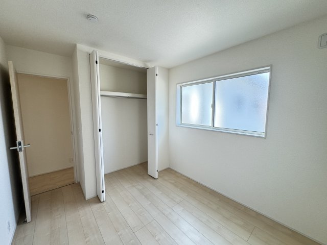 リーブルガーデンＳ前橋小相木町第６　１号棟の収納|2階洋室➀収納　
