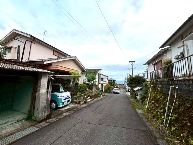錦江台1丁目　売地の前面道路含む現地写真