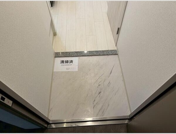 クレビオス南堀江の玄関