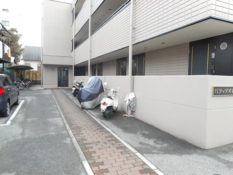 パラッツォ春日野のエントランス