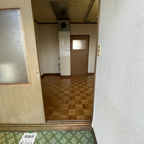 高木ハイツ（新川町）の玄関