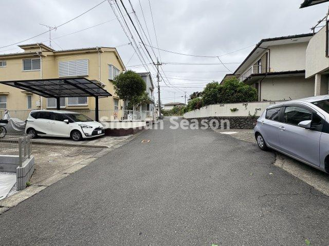 【前面道路含む現地写真】