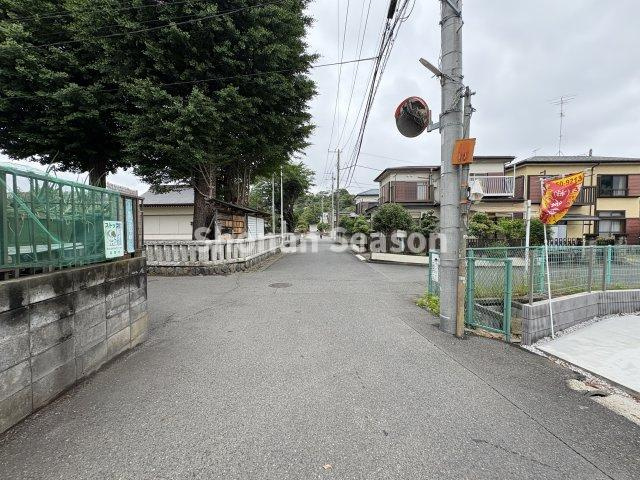 【前面道路含む現地写真】