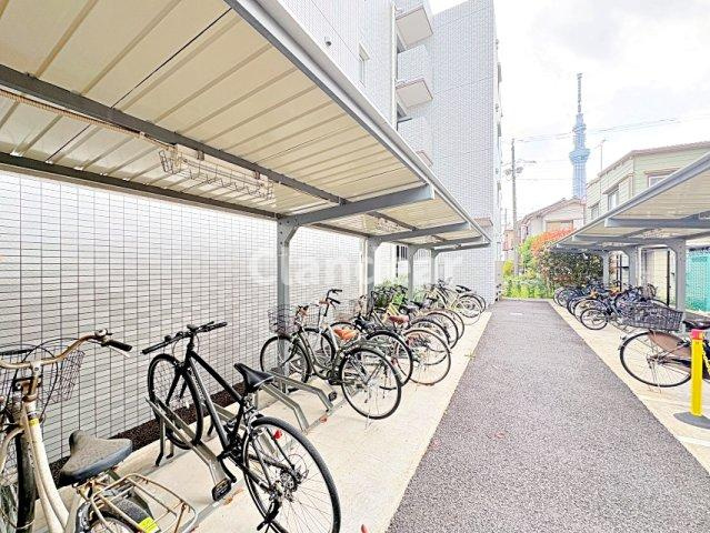 ヴァレッシア曳舟アンベリールの駐輪場|ドキドキの新生活も、安心してスタート。ぴったりの住まいを見つけませんか？クランディアが一緒に住まい選びをサポートします‼　まずは、お気軽にお問合せください　＃クランディア