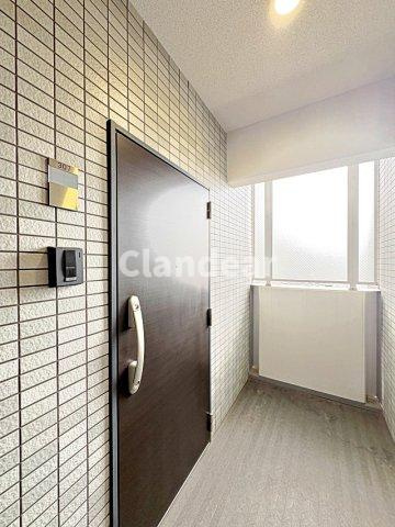 ヴァレッシア曳舟アンベリールの玄関|ドキドキの新生活も、安心してスタート。ぴったりの住まいを見つけませんか？クランディアが一緒に住まい選びをサポートします‼　まずは、お気軽にお問合せください　＃クランディア