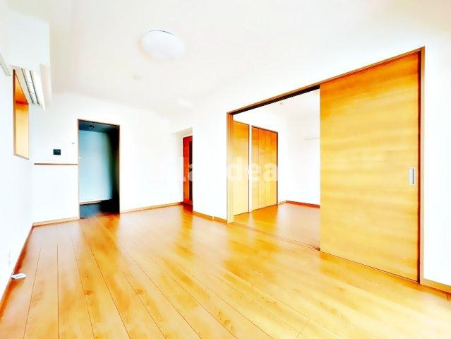 ヴァレッシア曳舟アンベリールの居間・リビング|ドキドキの新生活も、安心してスタート。ぴったりの住まいを見つけませんか？クランディアが一緒に住まい選びをサポートします‼　まずは、お気軽にお問合せください　＃クランディア