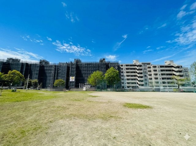 中央マンション上地B棟の外観