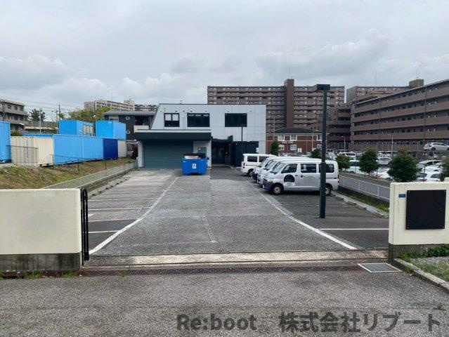 稲毛東６丁目倉庫の駐車場
