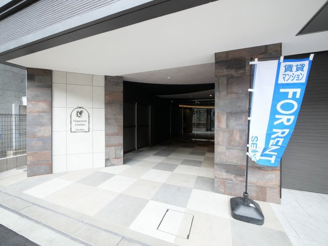 大阪市東淀川区東中島４丁目の賃貸マンションのエントランス