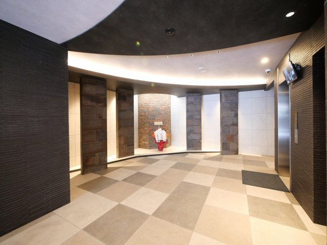 大阪市東淀川区東中島４丁目の賃貸マンションのロビー