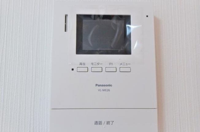 【セキュリティ】 | グランメール池袋 | 「見える安心」をカタチにしました。誰が来てもわかる様にモニター付きインターホンを設置。