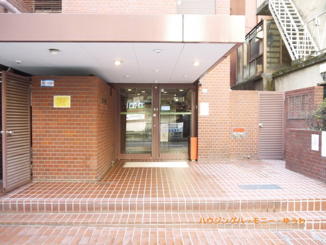 【エントランス】 | グランメール池袋 | 清廉とされたエントランスになっています。