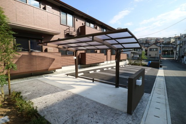 ラッジョ・クラルテクラルテの駐車場