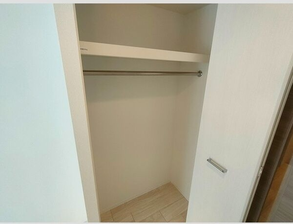 エスリード大阪上本町グリーズの収納