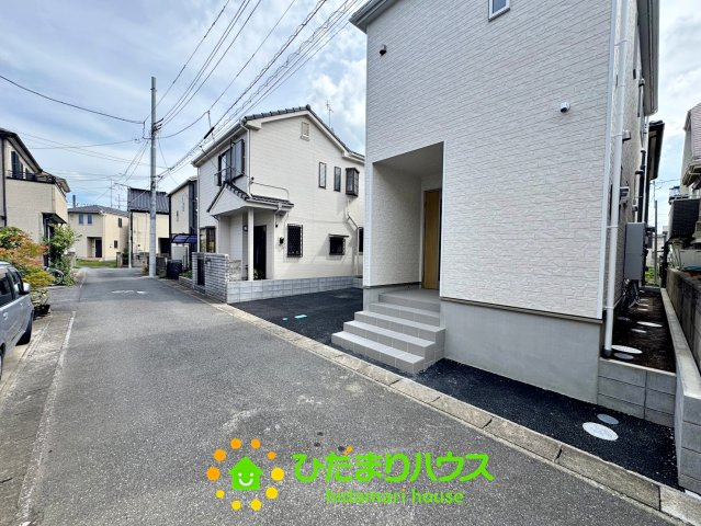 宮代町道佛第11　新築一戸建て　クレイドルガーデンの前面道路含む現地写真