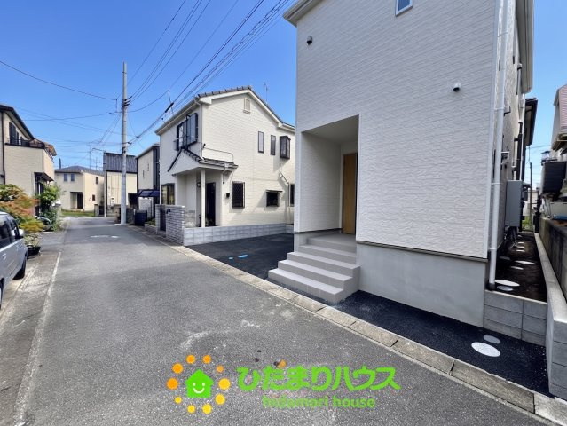 宮代町道佛第11　新築一戸建て　クレイドルガーデンの前面道路含む現地写真