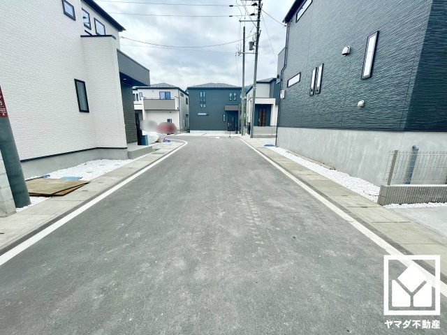 大津市坂本8丁目　1号棟の前面道路含む現地写真