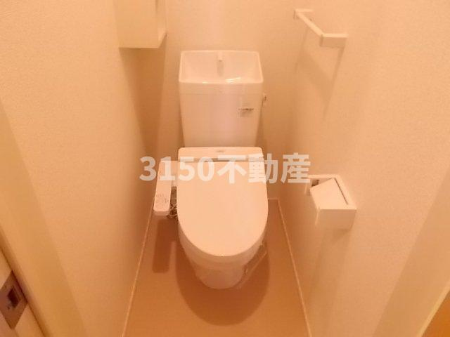 テスラ　Ｂのトイレ|トイレもきれいです