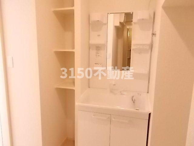 テスラ　Ｂの洗面所|忙しい朝には欠かせない洗面所です