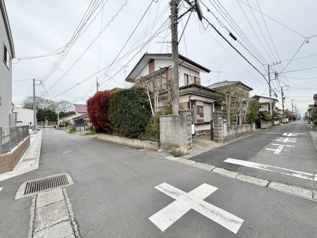 売地　深谷市上野台の前面道路含む現地写真