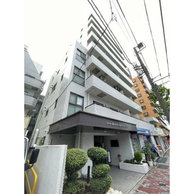 【外観】 | ライオンズマンション方南町駅前 | 鉄骨鉄筋コンクリート造のがっちりとした建物。