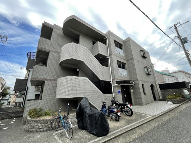 イズミコートの外観