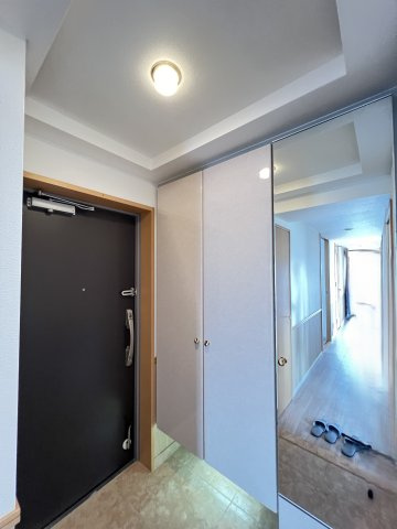 ルイシャトレ大和八木の玄関|内玄関