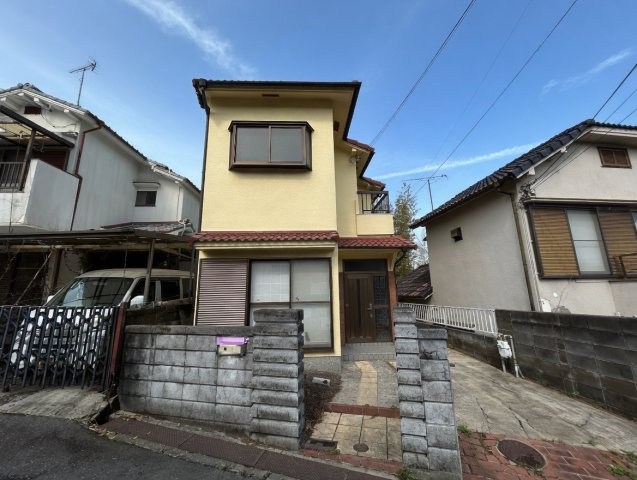 神戸市北区有野町唐櫃　中古一戸建ての外観|周辺は落ち着いた街並みの住宅地！子育てがしやすい住環境です！気になることがありましたら、お気軽にお問い合わせください！