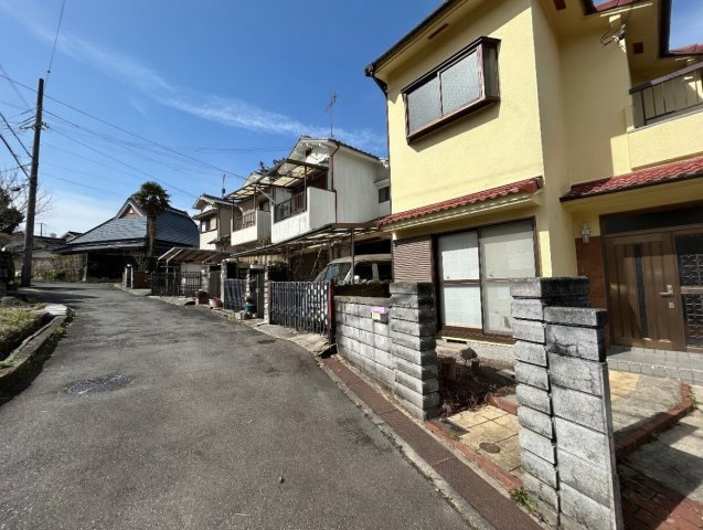 神戸市北区有野町唐櫃　中古一戸建ての前面道路含む現地写真|車通りの少ない前面道路！お子様がいらっしゃるご家族でも安心！