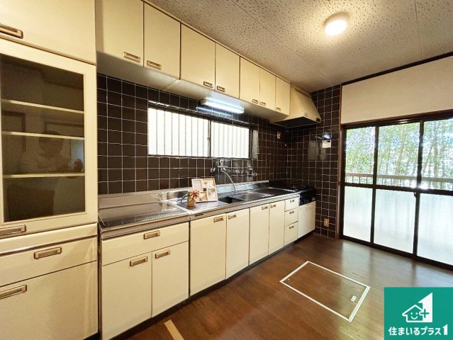 神戸市北区有野町唐櫃　中古一戸建てのキッチン|キッチン全体