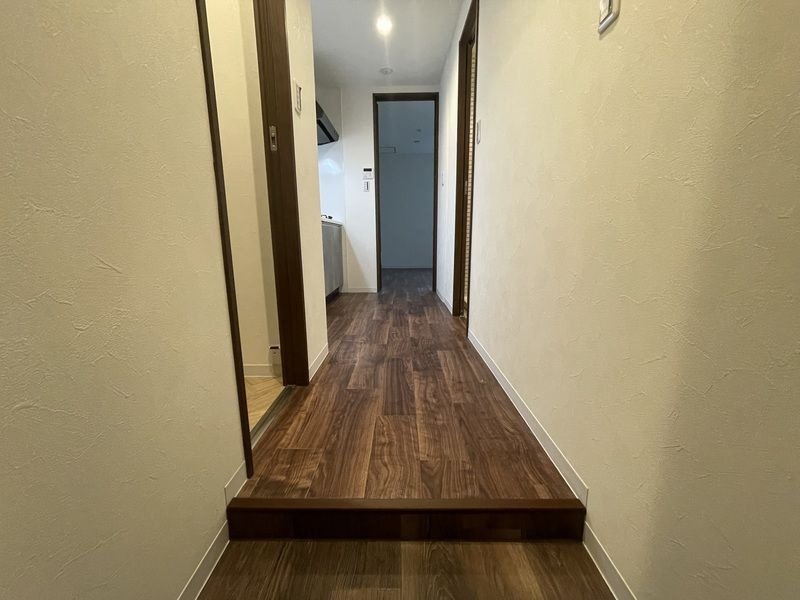 L.fino岸里WESTの玄関