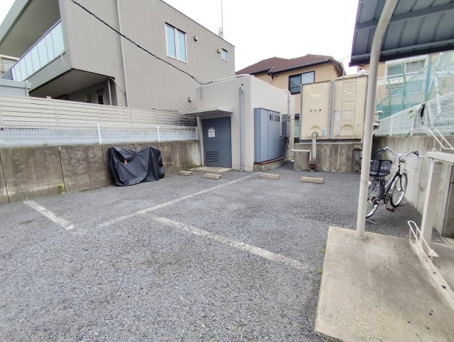 エマーレ新小岩の駐車場