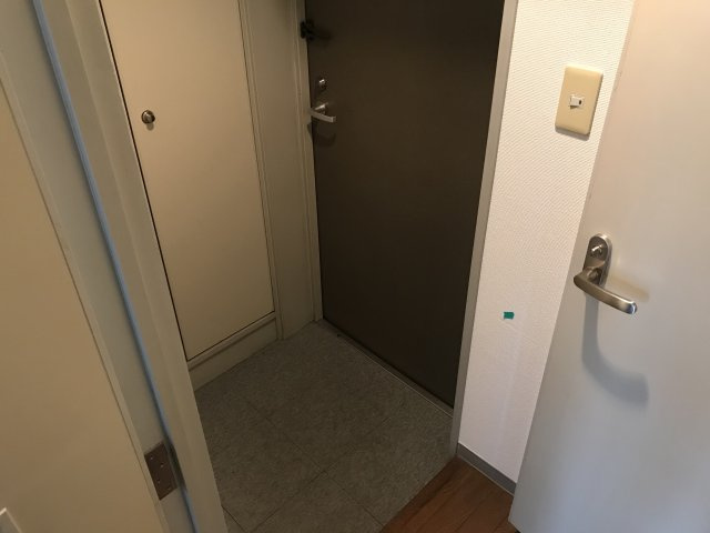 エマーレ新小岩の玄関