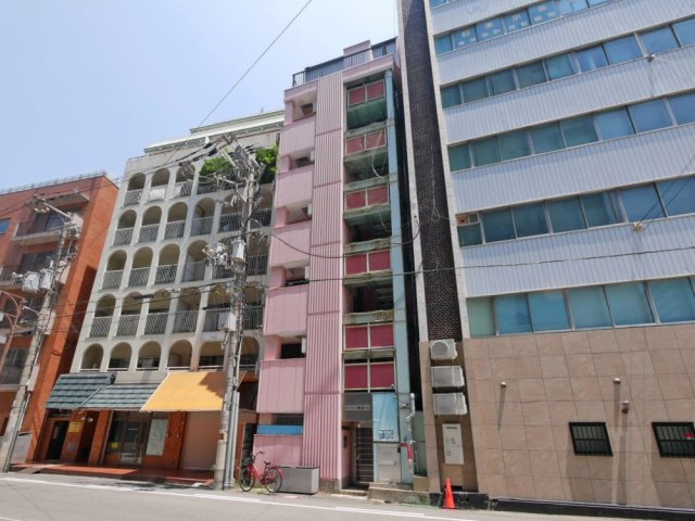 ステイタス難波ビルの外観