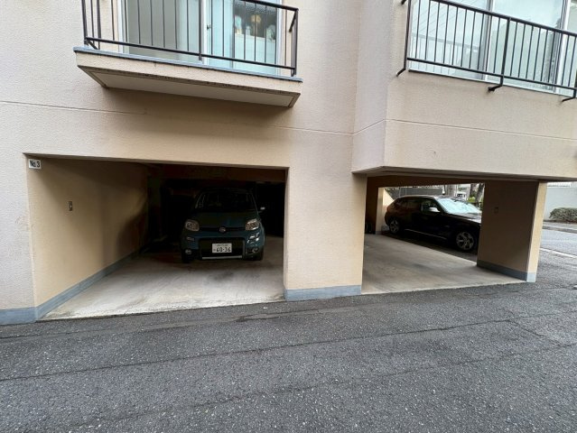 エスプリ五色塚の駐車場|駐車場