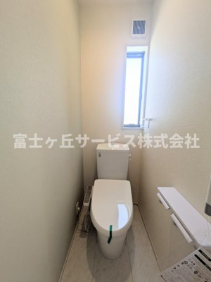 【トイレ】 | 浜松市中央区泉4丁目 新築一戸建て | １F2F同タイプのトイレがあります