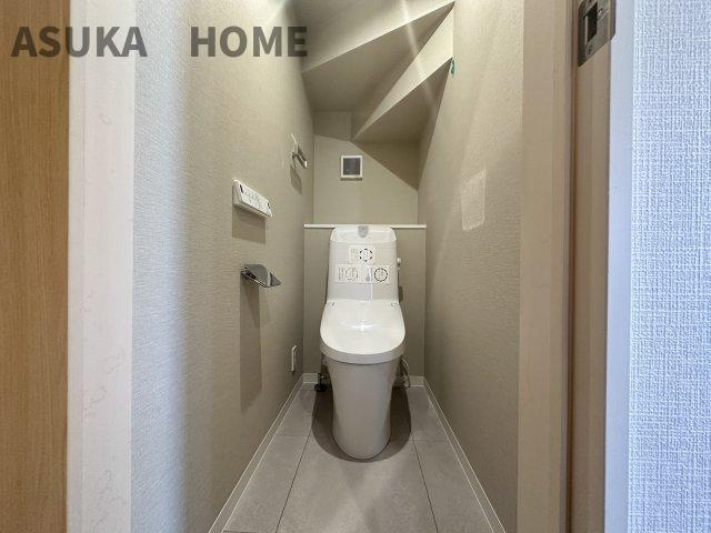 南区平楽のトイレ|新規交換済です。ウォシュレット内蔵の最新トイレ設備です。