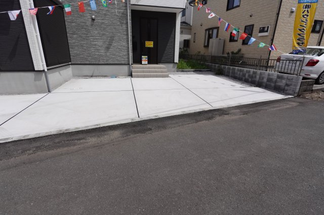 川越市的場　新築戸建　駐車３台の駐車場