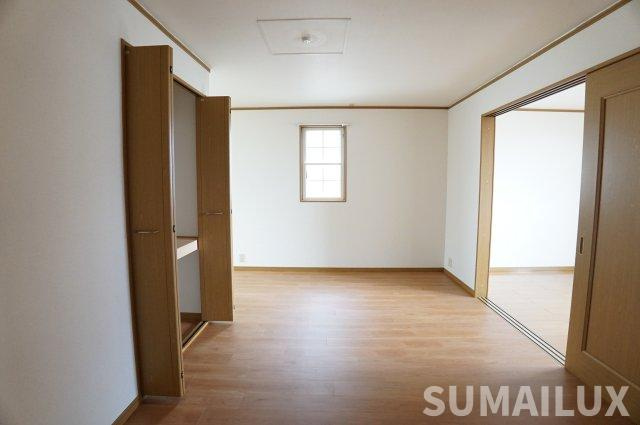 熊本市北区龍田弓削１丁目のアパートの居間・リビング