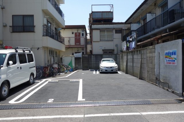 足立1丁目駐車場
