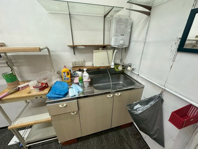 下市場町貸店舗の内装