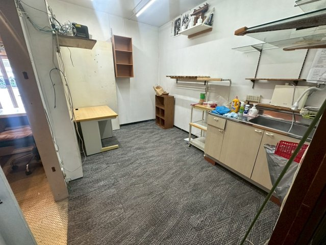 下市場町貸店舗の内装