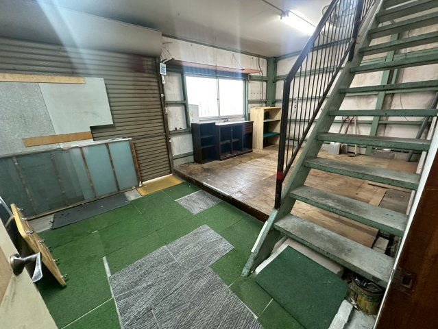 下市場町貸店舗の内装