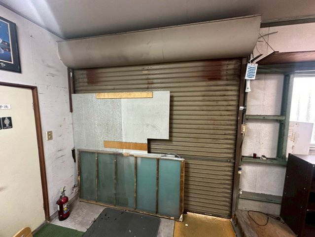 下市場町貸店舗の内装