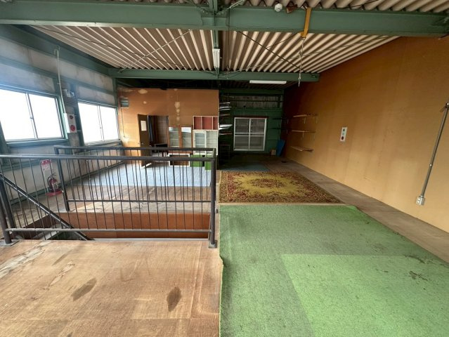 下市場町貸店舗の内装