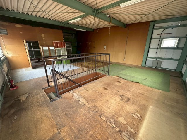 下市場町貸店舗の内装