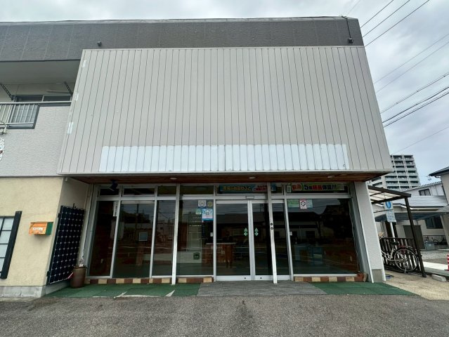 下市場町貸店舗の外観
