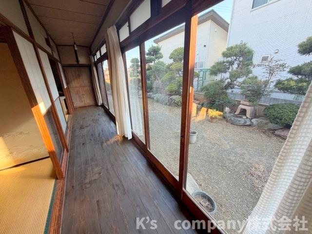 ■中郡大磯町国府新宿　建築条件なし　売地のその他|広々としたお庭を眺めることのできる縁側☆読書やお茶を楽しむ場所としても心地よい落ち着いた時間が流れます◇