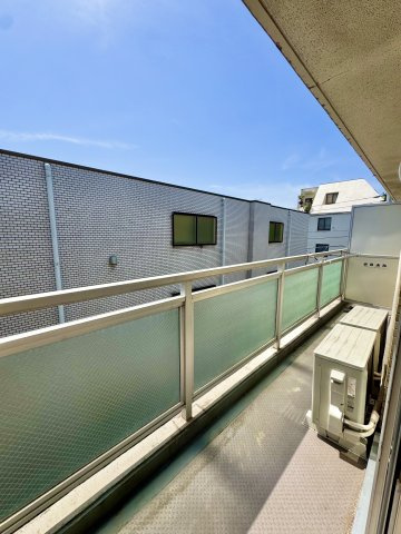 【バルコニー】